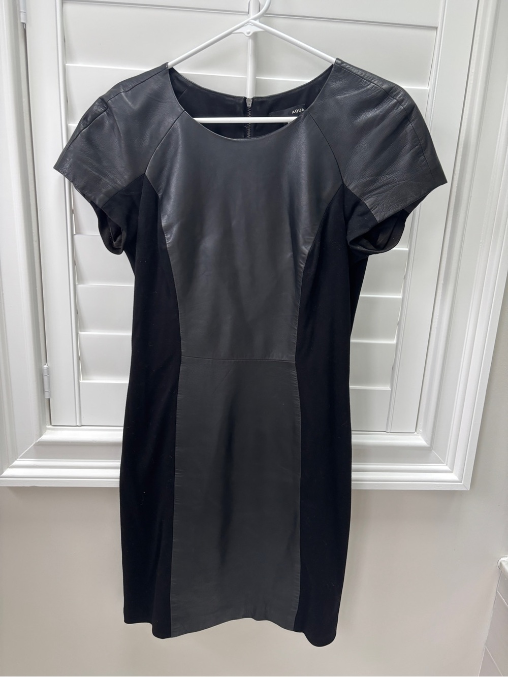 Bloomingdales Aqua Genuine Leather Panel Sheath Short Sleeve Dress Size M